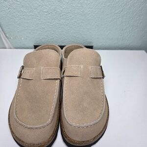 Elegant Beige Suede Mules